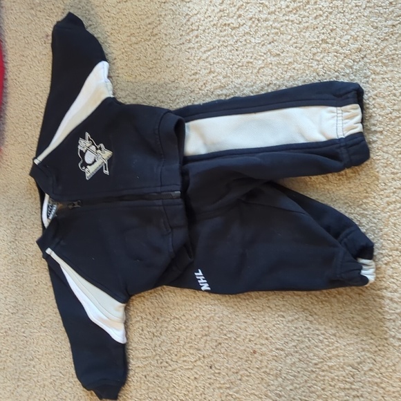 My NHL Pittsburgh Penguins Hockey Two Piece Sweatshirt & Pants Size 3-6 Month - Picture 1 of 8